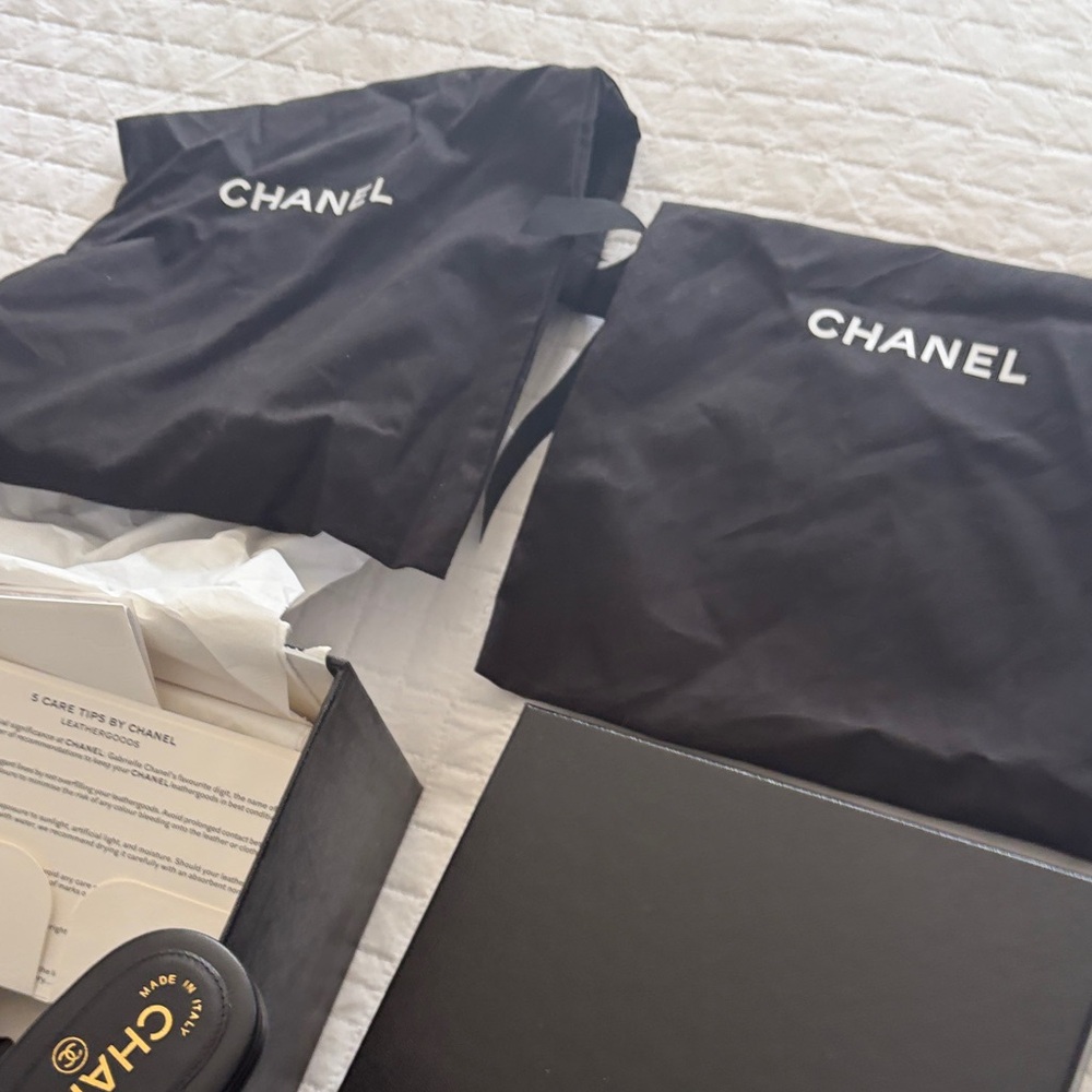 CHANEL Black Leather Chain-Trim Slide Sandals with Gold CC - Picture 6 of 9